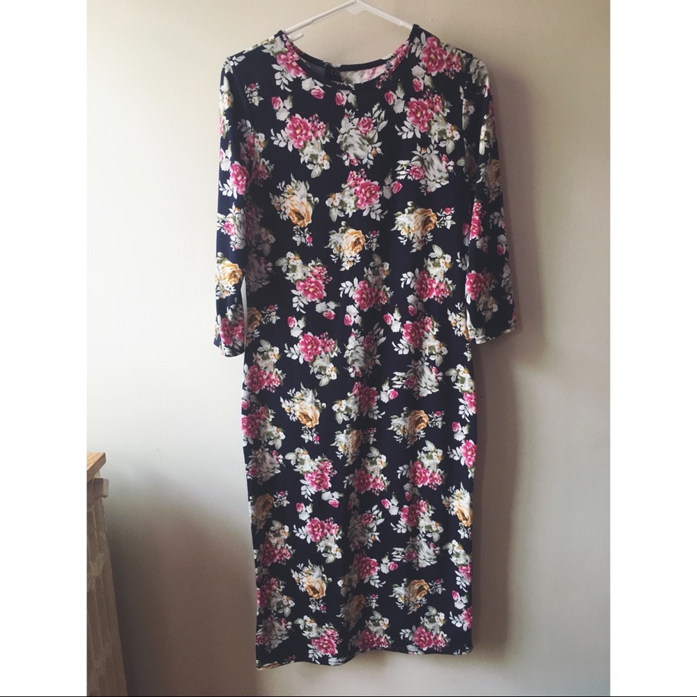 ASOS PETITE Wiggle Dress in Floral Print